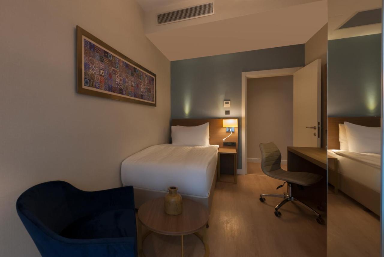 The Superior Living Batisehir Apartment Истанбул Екстериор снимка