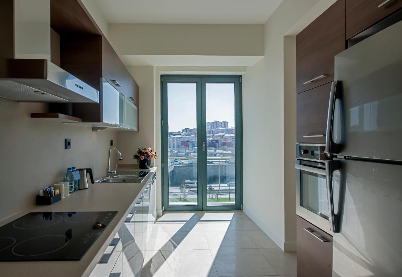 The Superior Living Batisehir Apartment Истанбул Екстериор снимка
