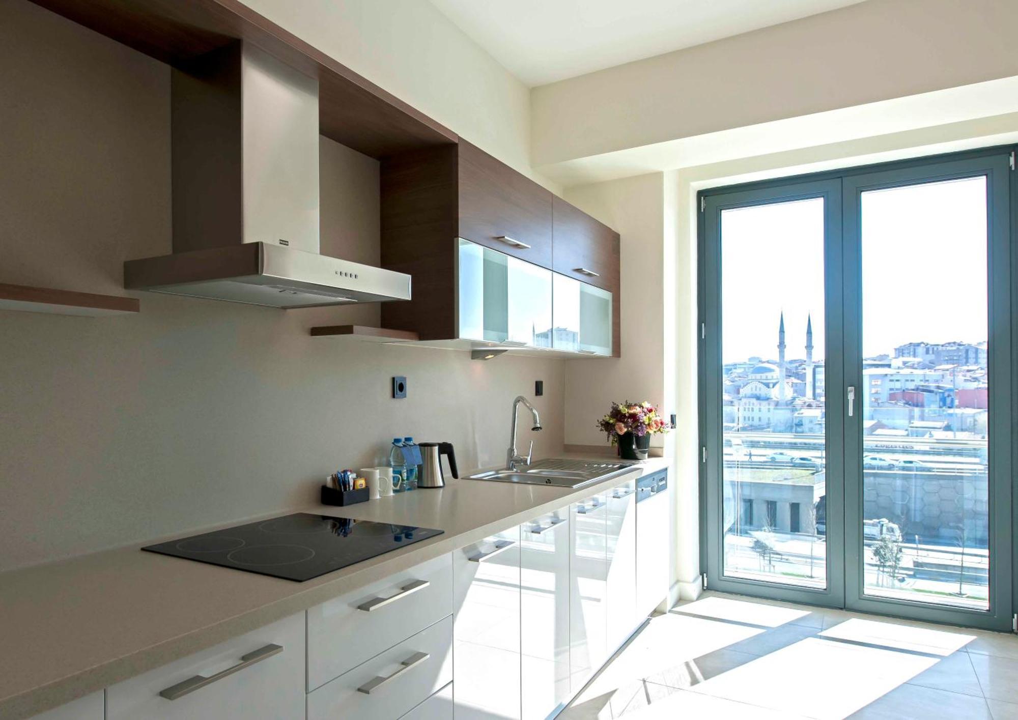 The Superior Living Batisehir Apartment Истанбул Екстериор снимка